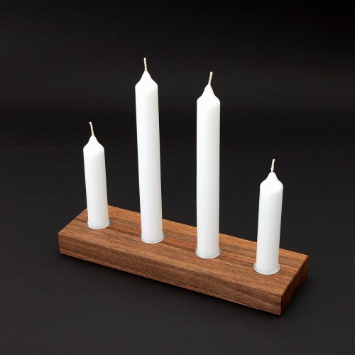 Nussbaum Kerzenständer mit 4 Metalleinsätzen